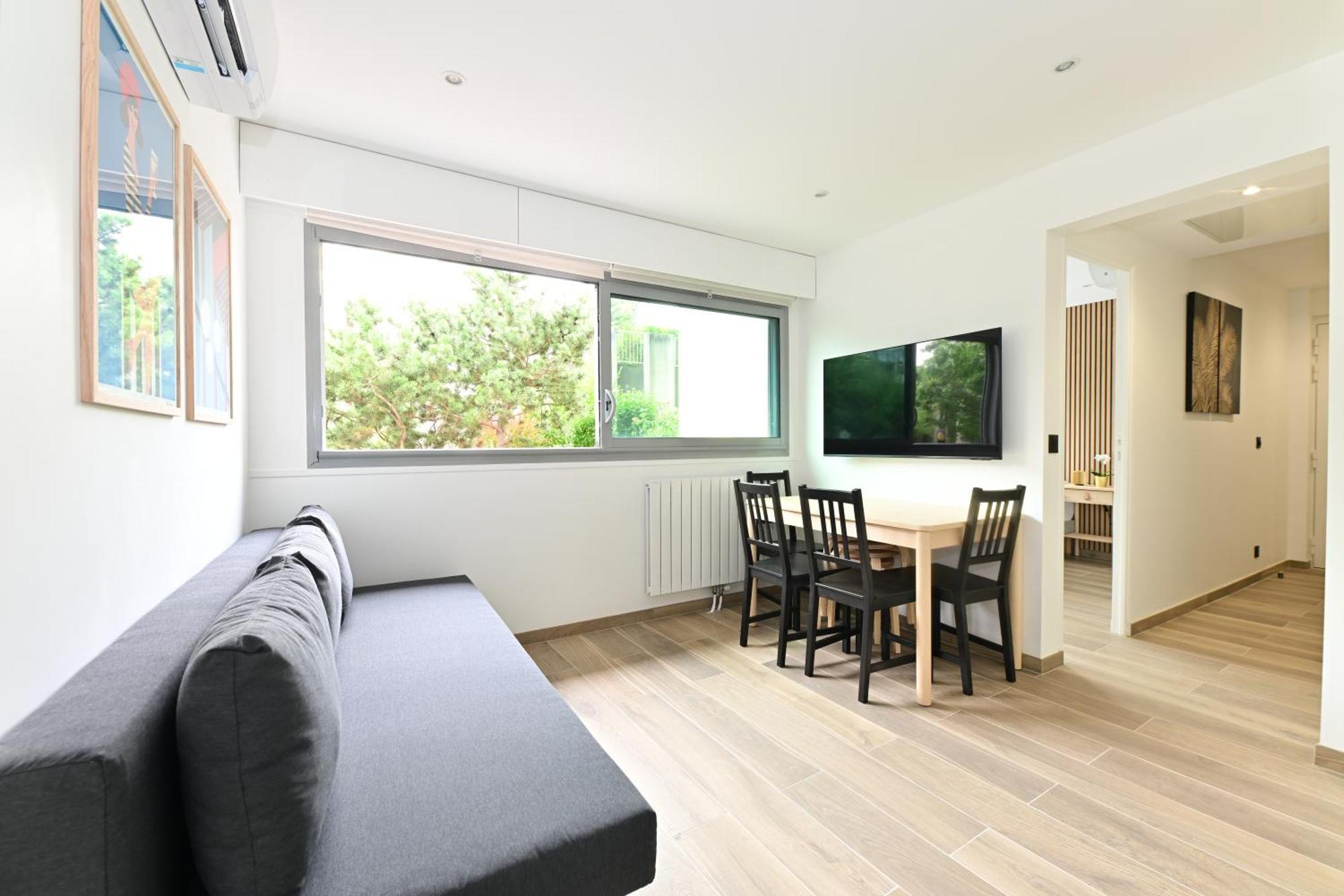 Apartment Climatise Porte Versailles